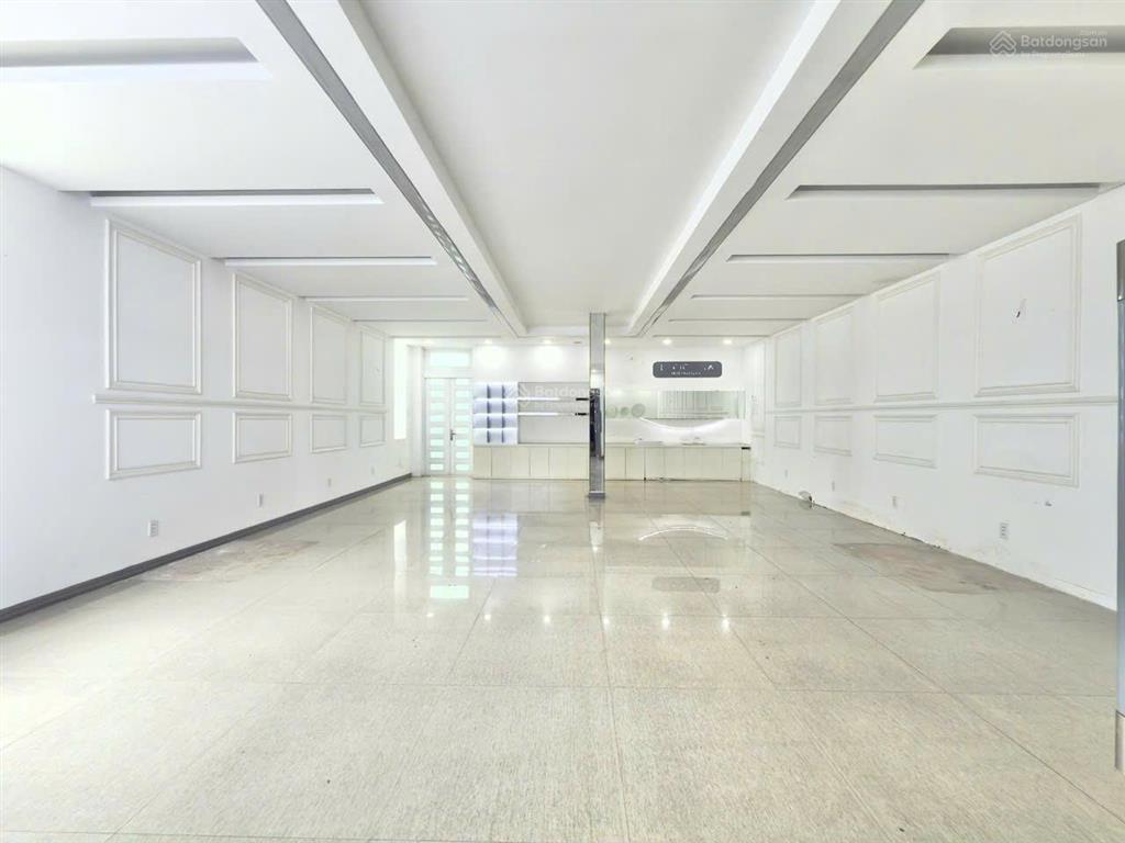 Cho thuê nhà mặt tiền 30/4, p.chánh nghĩa sát vòng xoay  9*17m, hầmtrệt2 lầu, nhận diện cực tốt