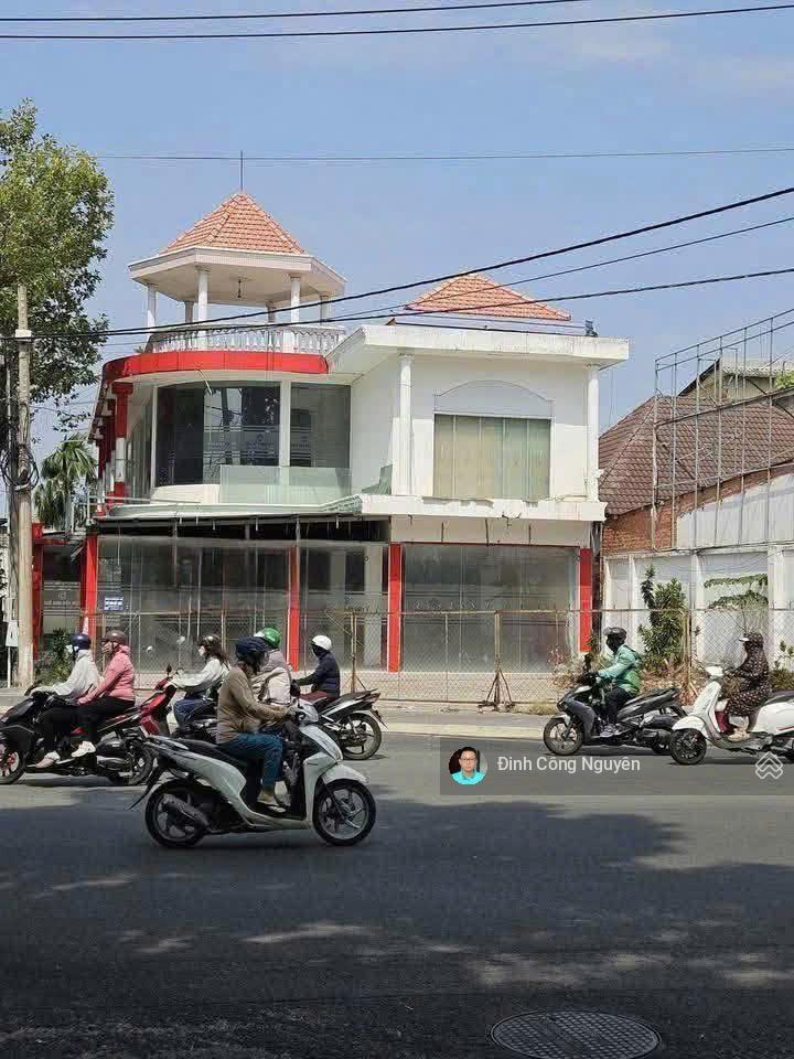 Chính chủ gửi cho thuê nhà mặt tiền cách mạng tháng 8  thủ dầu một  2 mặt tiền, vị trí vip