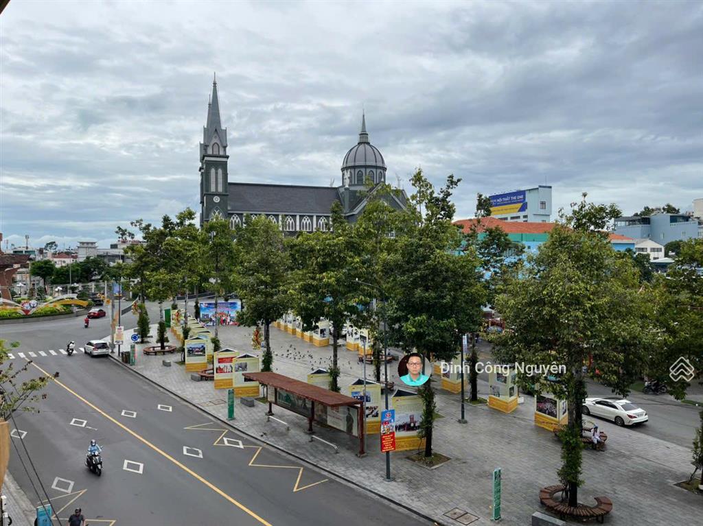 Cực đẹp! cho thuê căn góc 2 mặt tiền đường cách mạng tháng 8  nhận diện thương hiệu cực tốtttt