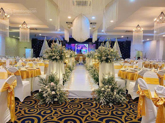 Cho thuê nhà mặt tiền phạm ngọc thạch  20*40m, trệt 2 lầu  mặt tiền bề thế  nhận diện cực đỉnh!