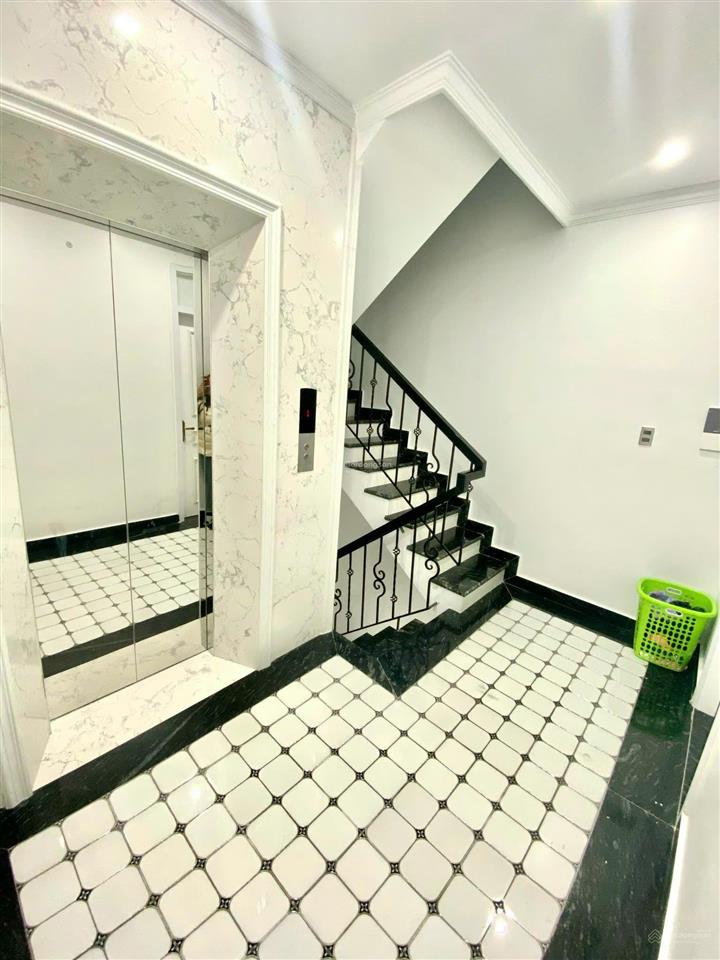 Bán nhà mặt đường bạch đằng  hồng bàng. dt 46m2, mt 4m. 5 tầng thang máy