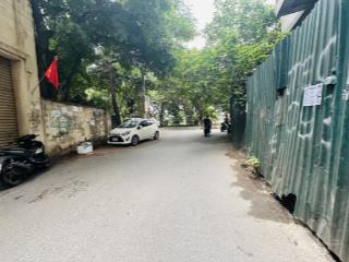 Bán mảnh đất xã đàn  ô tô tránh  qua nhà  vào nhà  gần phố  kinh doanh cực đỉnh  mt rộng .