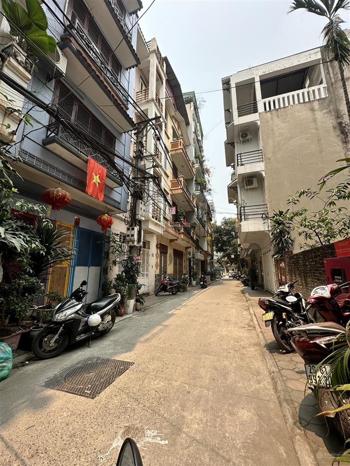 Bán đất tặng nhà  tôn đức thắng  ôtô tránh  ôtô qua nhà  trung tâm đống đa  nhà cũ bán đất