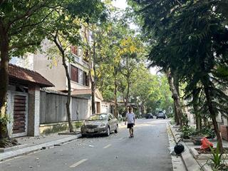 Biệt thự phân lô lão thành cách mạng  ô tô tránh  vỉa hè  nhà cũ xác định bán đất
