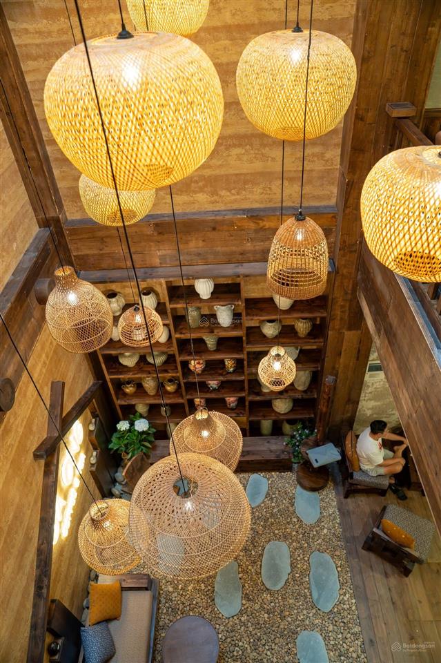 Mặt phố nguyễn văn lộc lô góc đắc địa 200 m2 mt 26,5m doanh thu 2,3 tỷ/năm