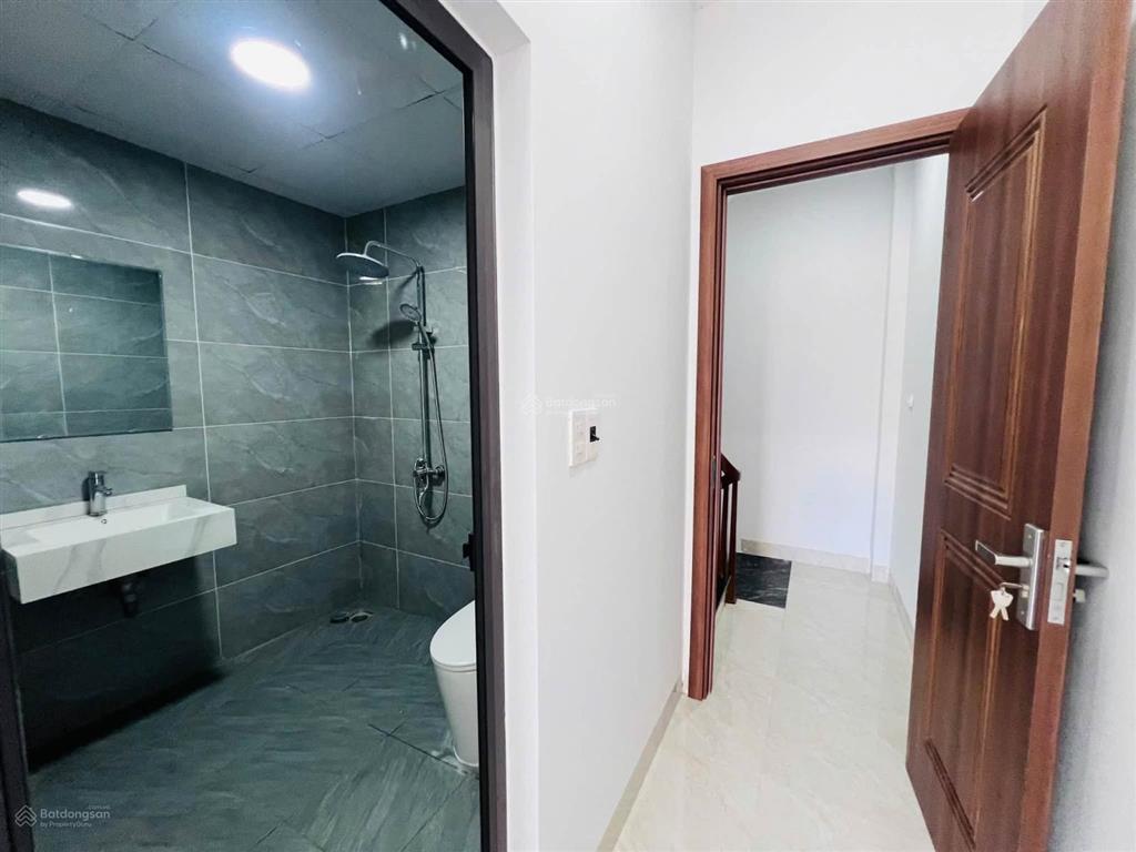Bán nhà bán đảo linh đàm phường hoàng liệt 35m2 x 5 tầng, giá 6,75 tỷ ô tô đỗ cửa  0985 242 ***