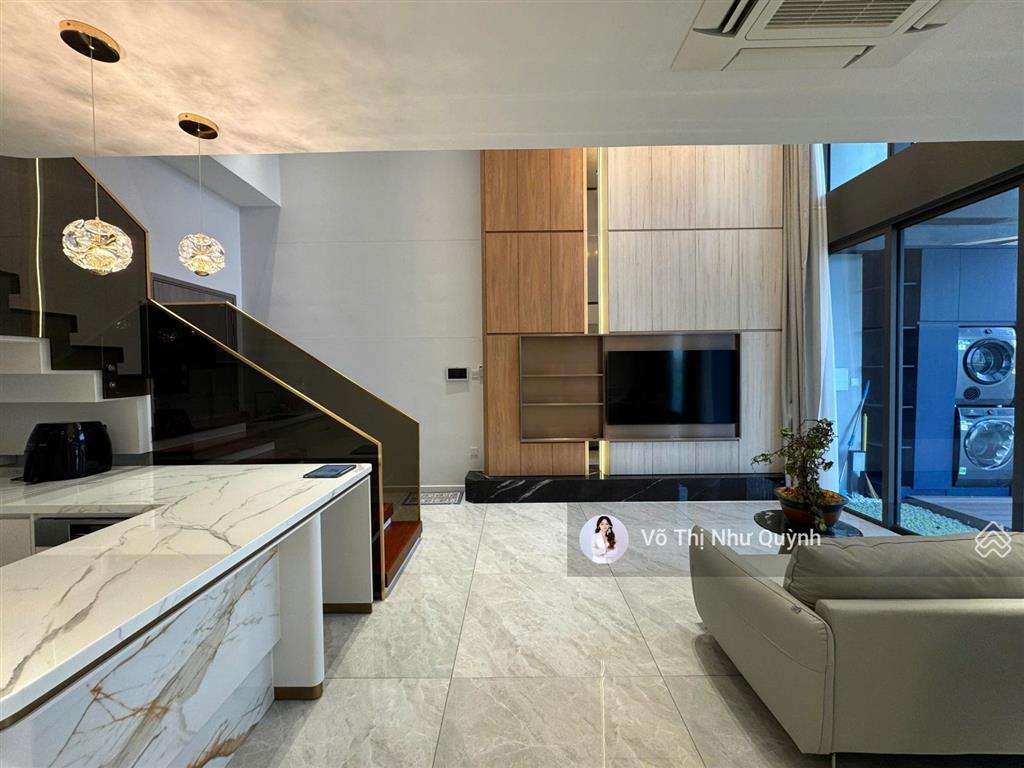 Cần cho thuê the opera residence căn loft 3pn có sân vườn  view cầu bason