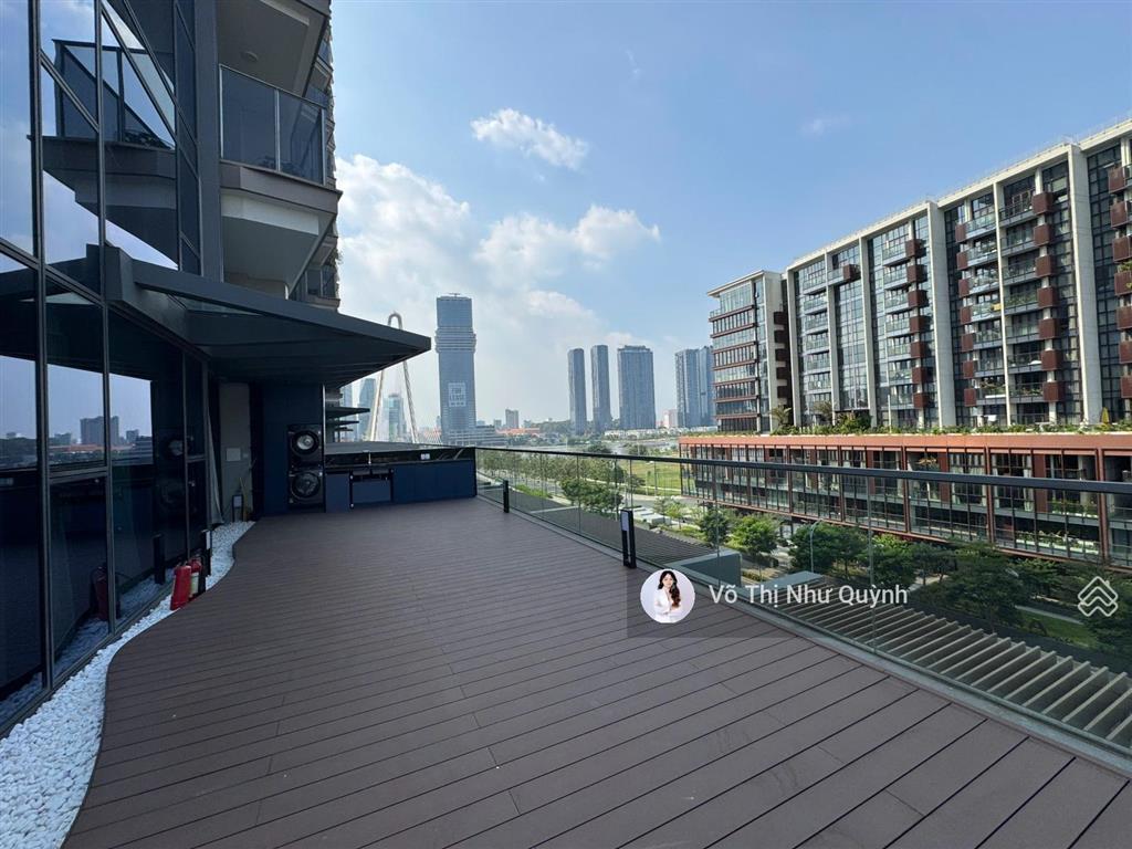 Cần cho thuê the opera residence căn loft 3pn có sân vườn  view cầu bason