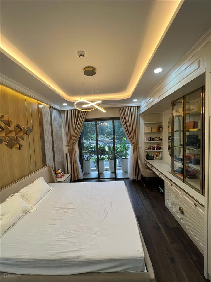 Chính chủ bán căn 3pn skycentery tt giãn view đẹp, tầng đẹp, full nội thất cao cấp