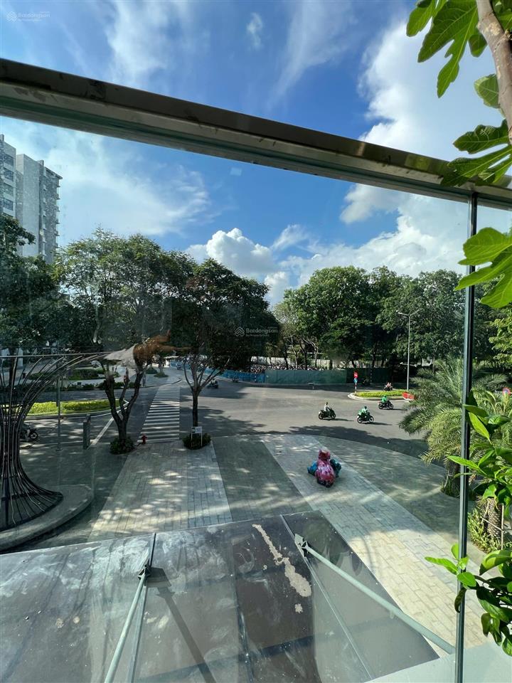 Chính chủ bán căn 3pn skycentery tt giãn view đẹp, tầng đẹp, full nội thất cao cấp