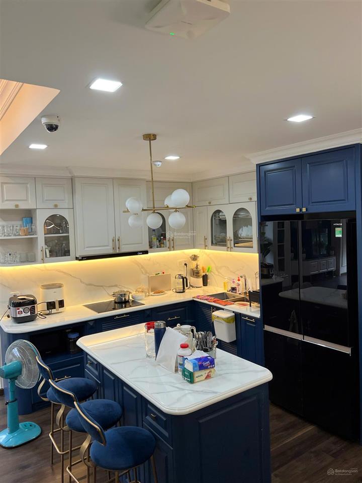Chính chủ bán căn 3pn skycentery tt giãn view đẹp, tầng đẹp, full nội thất cao cấp