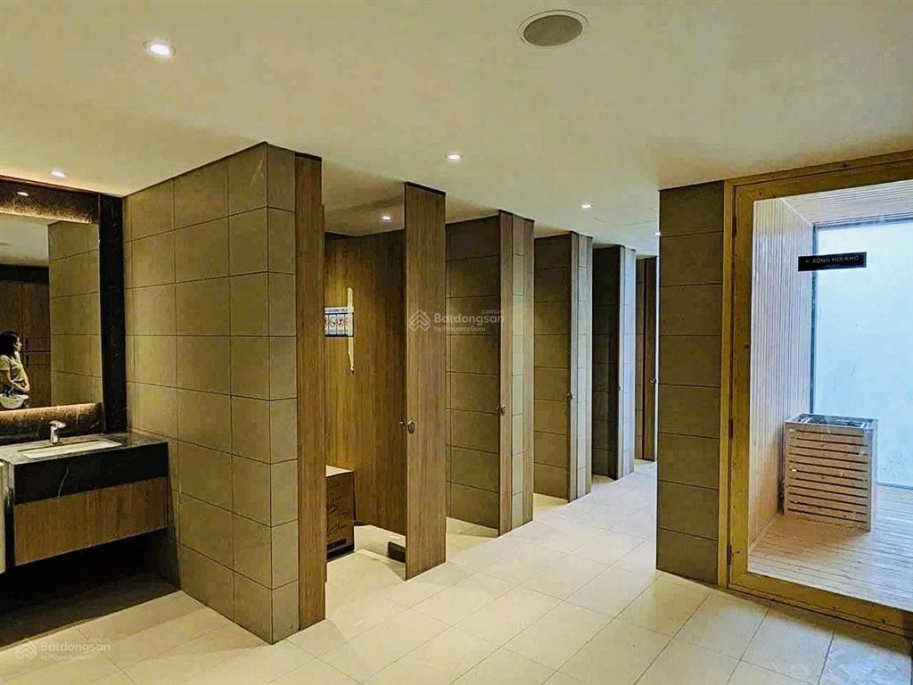 Bán căn hộ 2pn2wc view hồ bơi centery tầng đẹp, giá tốt