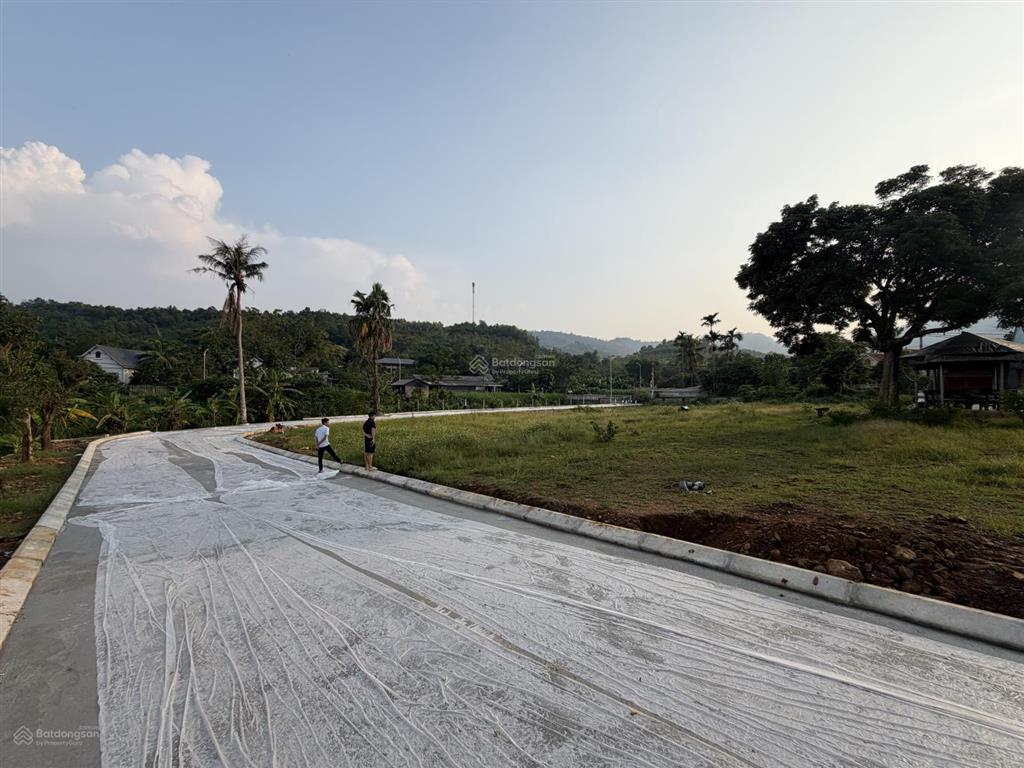 Bán 270m² lô đất sở hữu 2 mặt tiền view đồng suối với cùng thoáng tại yên bài