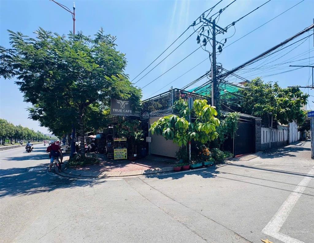 Vị trí hiếm nhà bán, dt 105m2, sổ hồng, hẻm xe hơi trương văn thành ngay ngã 4 thủ đức