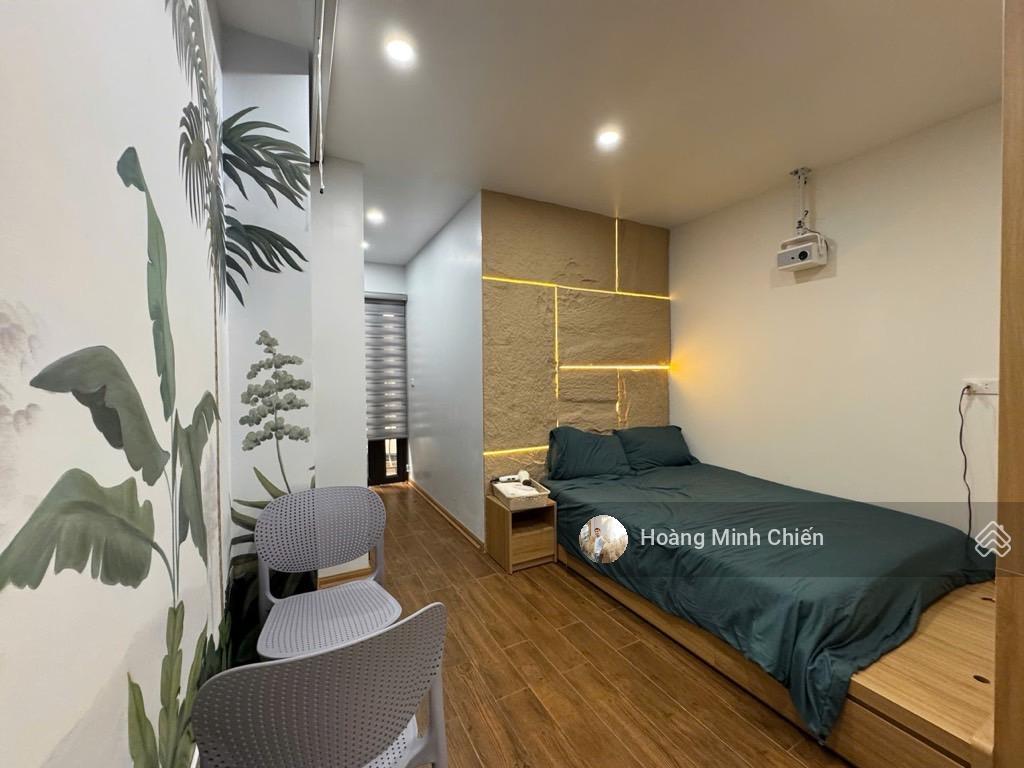 Bán toà nhà ccmn nguyễn chí thanh, ô tô vào nhà, 2 thoáng dt 105m2, 8 tầng, mt rộng