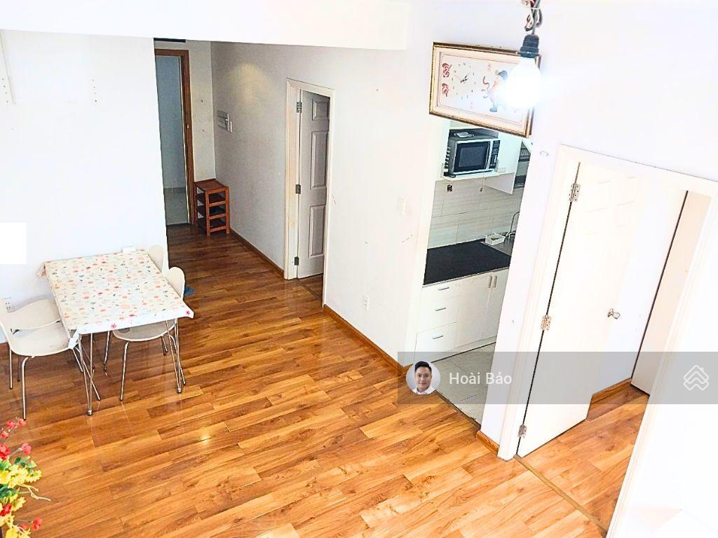 Bán ehome3  2pn 64m2, 2 tỷ 82 (có ban công)  sổ hồng riêng  nhà thoáng mát sạch đẹp