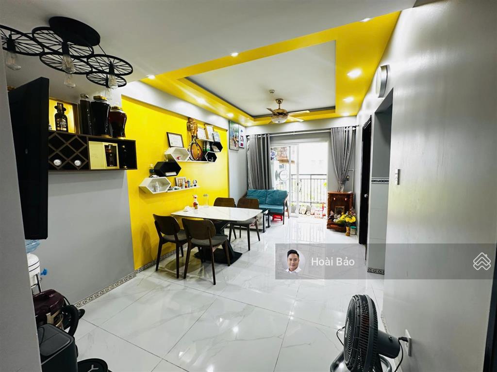 Hàng hiếm ehome 3 block a9 có ban công  full nội thất cao cấp 2 tỷ 9x tl