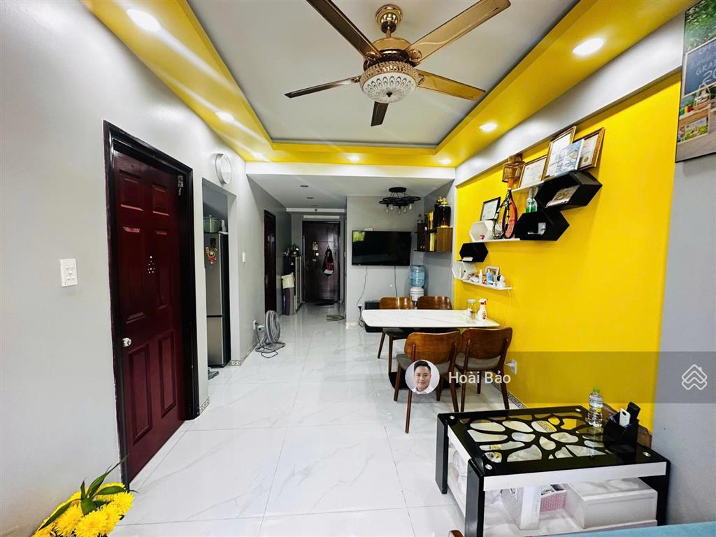 Hàng hiếm ehome 3 block a9 có ban công  full nội thất cao cấp 2 tỷ 9x tl