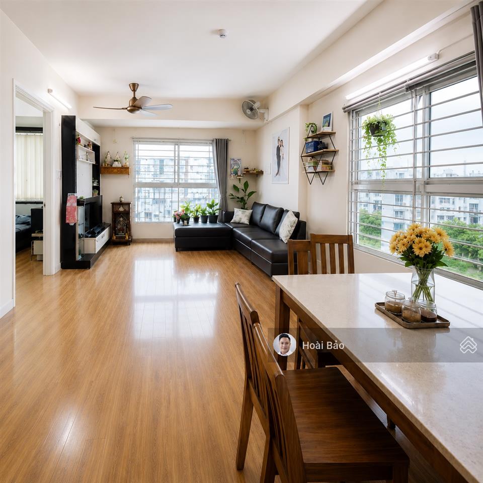 Căn góc 67m2  2pn2wc  có nội thất, view mặt tiền, 5 siêu thị dưới chân nhà
