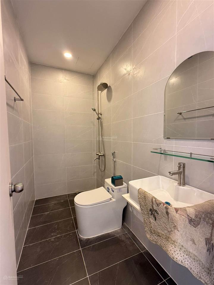 Lạc long quân, gần chợ tân bình, 4 tầng btct, full nội thất, ngang 6m, 67m2,hẻm xe hơi, giá 8.x tỷ