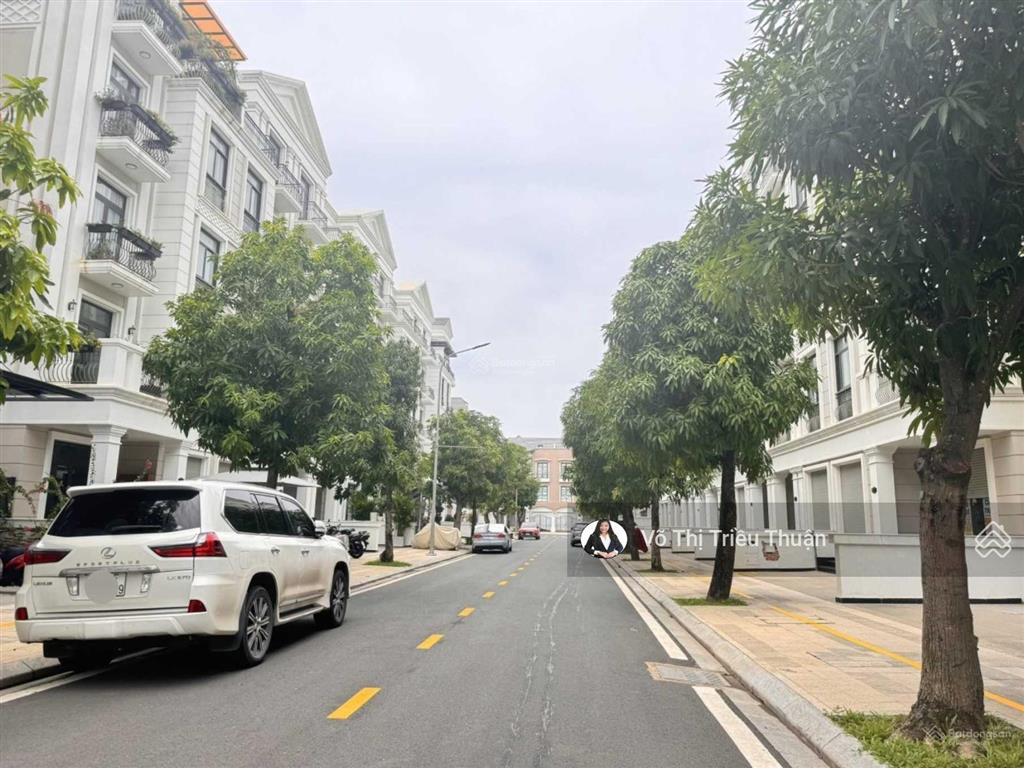 Nhà phố  bán gấp  84m2 glory giá bán siêu tốt khu vinhomes grand park tháng 8/2026  đường thông