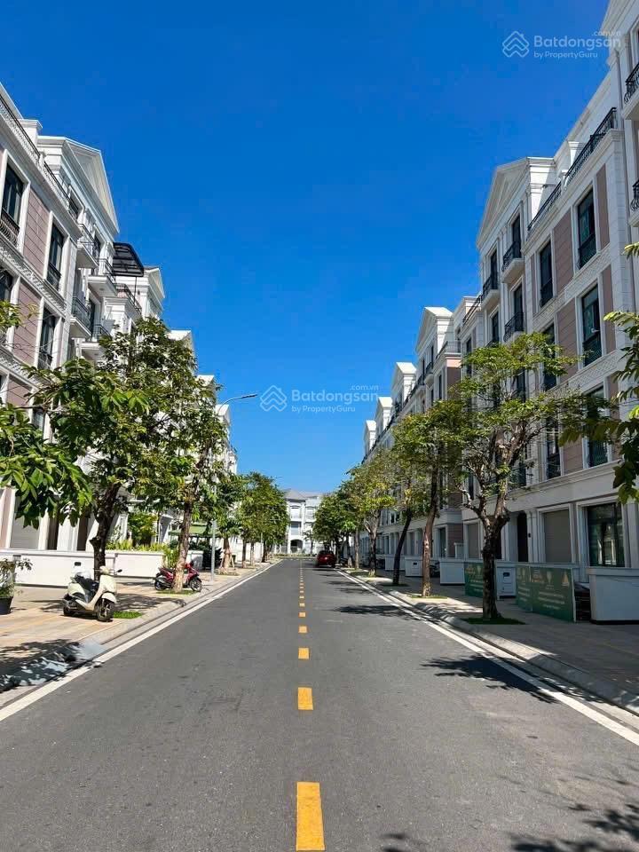 Nhà phố  bán gấp  96m2 glory giá bán siêu tốt toàn khu vinhomes grand park tháng 8/2026
