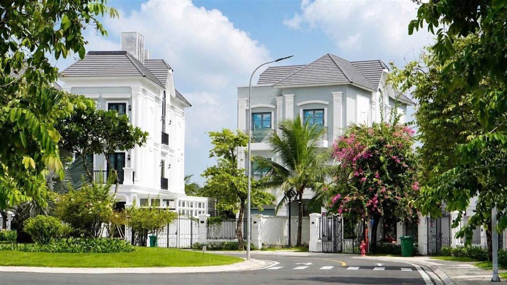 Bán biệt thự đơn lập  riêng chỉ còn 01 căn hiếm có  hàng cđt tại vinhomes grand park