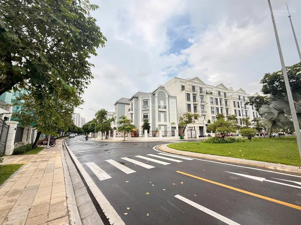 Chủ cần tiền bán gấp biệt thự đơn lập  view sông  321m2  glory chỉ 121tr/m2 chỉ 39 tỷ btp