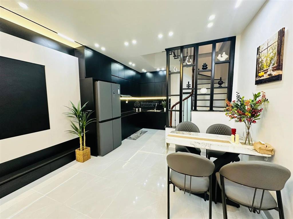 Bán nhà gần phố cự lộc, thanh xuân 35m, 4 tầng, mặt tiền 4m, giá 10.85 tỷ.