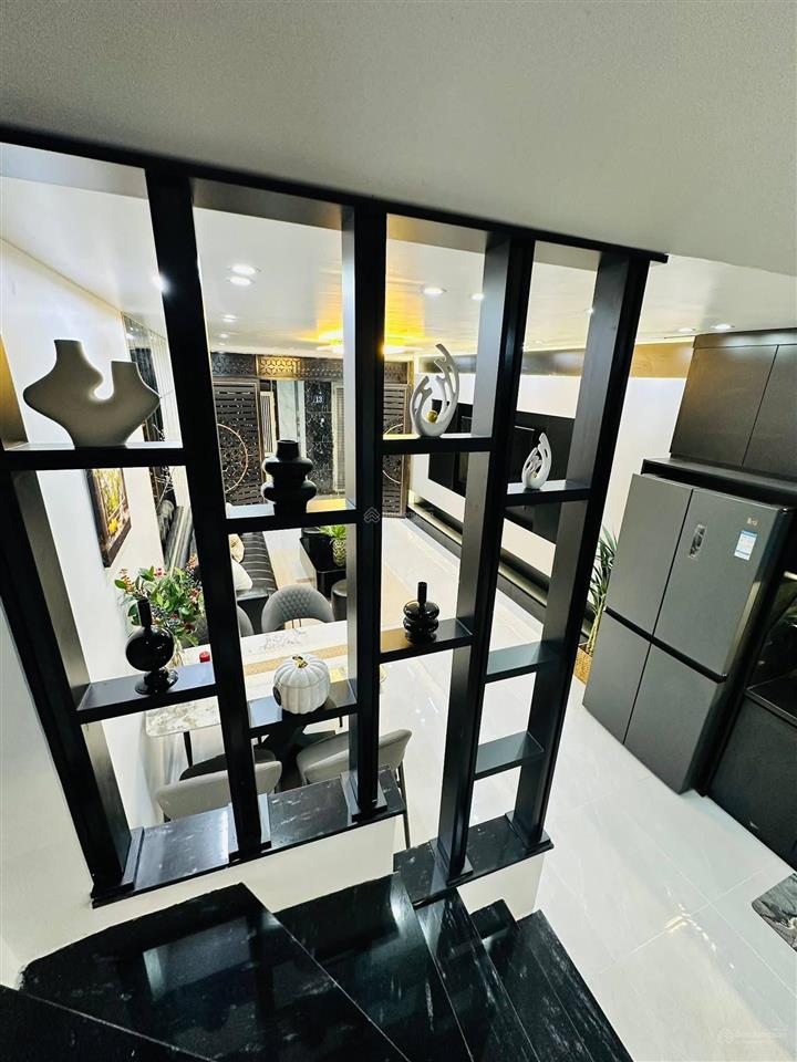 Bán nhà gần phố cự lộc, thanh xuân 35m, 4 tầng, mặt tiền 4m, giá 10.85 tỷ.