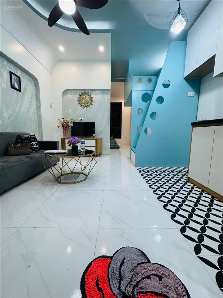 Bán nhà trần đại nghĩa, hai bà trưng 40m, giá 2.15 tỷ.