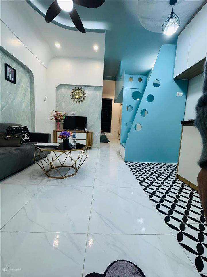 Bán nhà trần đại nghĩa, hai bà trưng 40m, giá 2.15 tỷ.