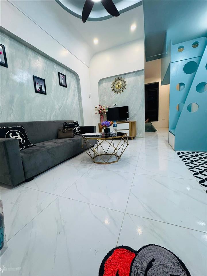 Bán nhà trần đại nghĩa, hai bà trưng 40m, giá 2.15 tỷ.