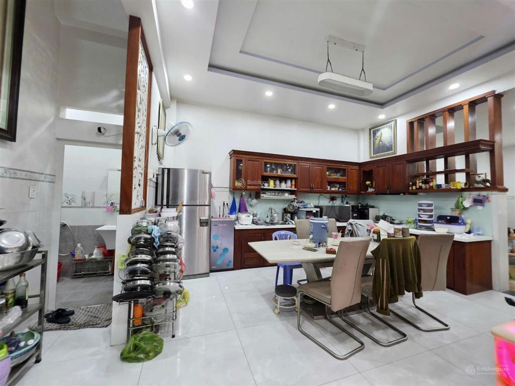 Biệt thự trung tâm quận 6 diện tích khủng thang máy riêng