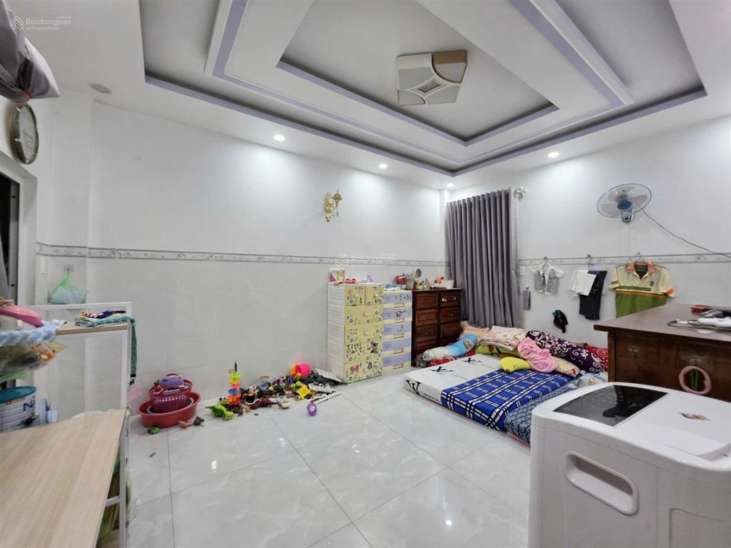 Biệt thự trung tâm quận 6 diện tích khủng thang máy riêng