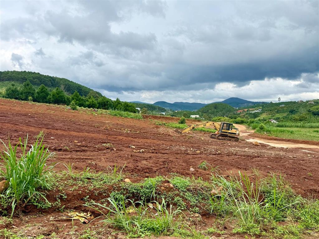 Chỉ 370 triệu, sổ hồng riêng sẵn thổ cư. cách chợ đà lạt chỉ 32km