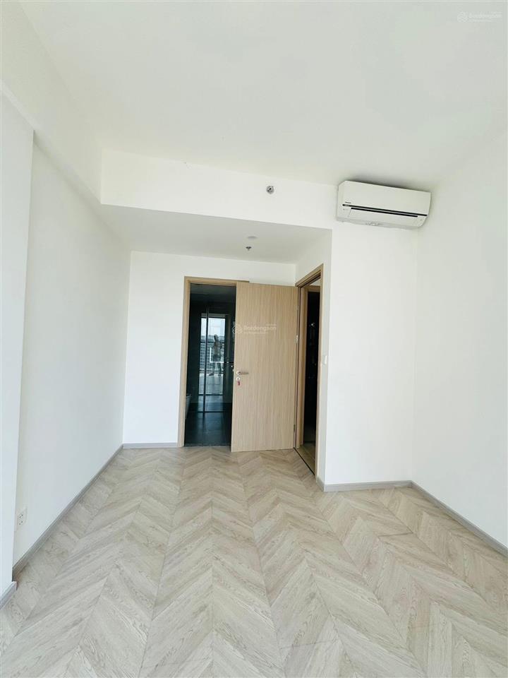 Cho thuê 2pn góc masterise centre point