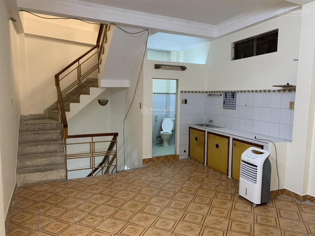 Cho thuê nguyên căn hẻm 6m số 253 hà tôn quyền sát 3/2  4 tầng  ngang 4m  13,5 tr