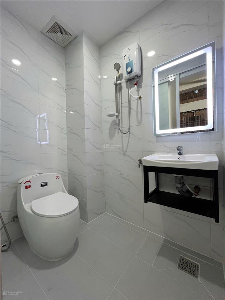 Studio full nội thất  ban công lớn  lầu 1  nhà 223/4 bà hạt  6,5tr/th