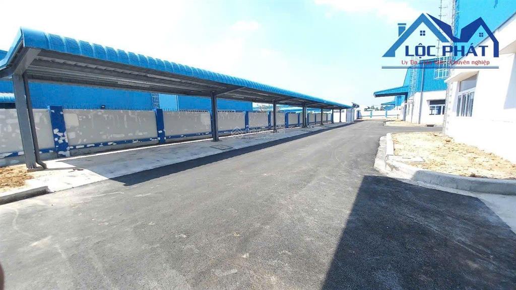 Cho thuê nhà xưởng kcn long thành 1.584m2 chỉ 135.064,8đ/m2 (5,2 usd/m2)
