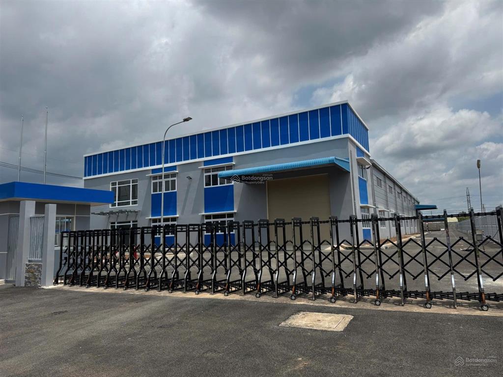 Cho thuê nhà xưởng kcn long thành 1.584m2 chỉ 135.064,8đ/m2 (5,2 usd/m2)