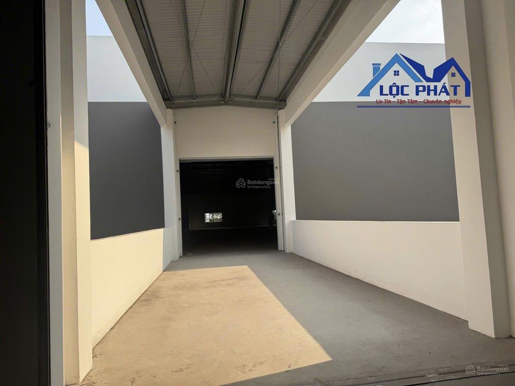 Cho thuê nhà xưởng kcn tân uyên bình dương 24.000 m2 + vp 1200m2