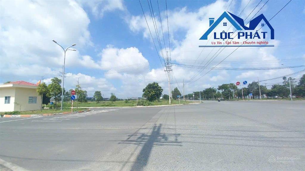 Bán đất kcn nhơn trạch đồng nai 40.000m2 chỉ 3,225 triệu/m2