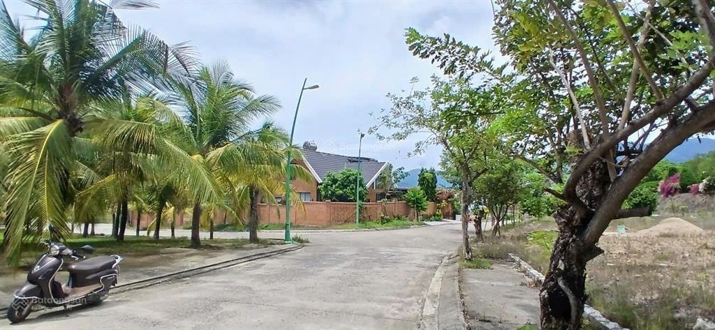 Giá tốt lô biệt thự giáng hương 280m an ninh, văn minh, yên tĩnh ở nha trang.