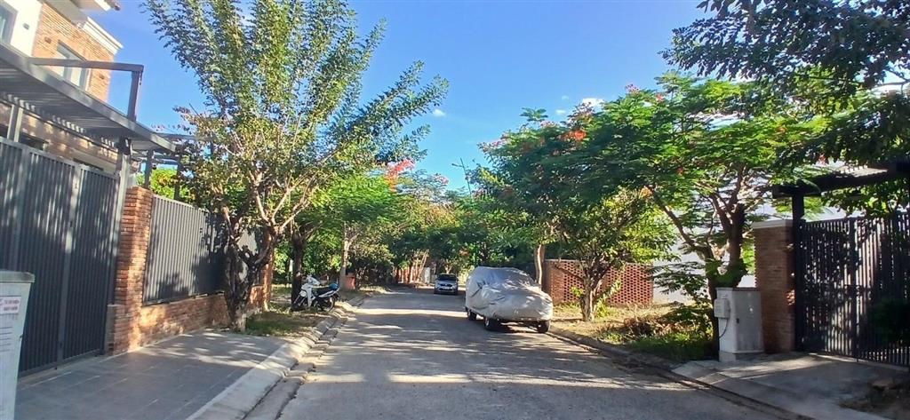 Cần bán đất giáng hương villa an ninh 24/24