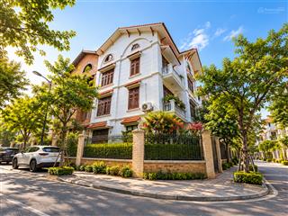 Biệt thự lô góc hoàng quốc việt, cầu giấy, 121m², 4 tầng, 2 mặt tiền, vỉa hè, ô tô tránh