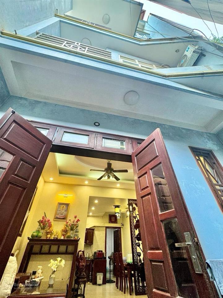 Bán nhà kim mã, ba đình, 101m2, 5 tầng, mặt tiền 3.7m, giá 20 tỷ ccmn dòng tiền