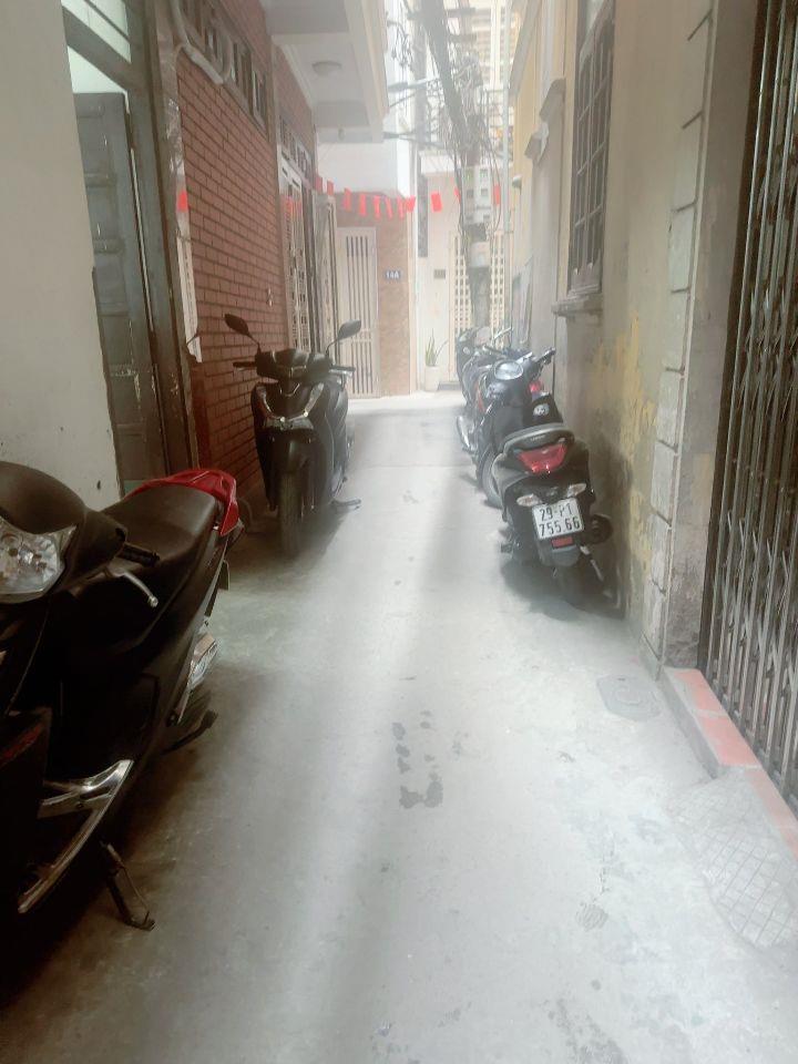 Nhà quận Tây Hồ, Hà Nội Giá 12 Tỷ Gần Chợ Bưởi Phù Hợp Làm Chung Cư Mini. Mật tiền 5,8 m