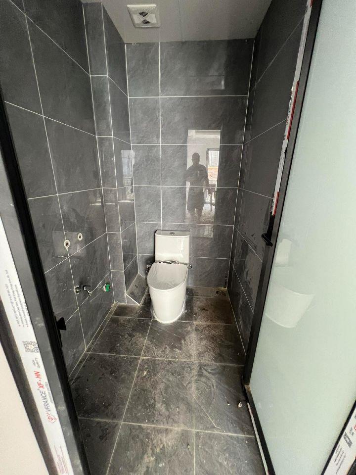Trong Ngõ Lạc Long Quân. 6 Tầng Thang Máy. Gara Ô Tô. 57 m2. Mặt tiền 4,7m. Giá 19,8 tỷ