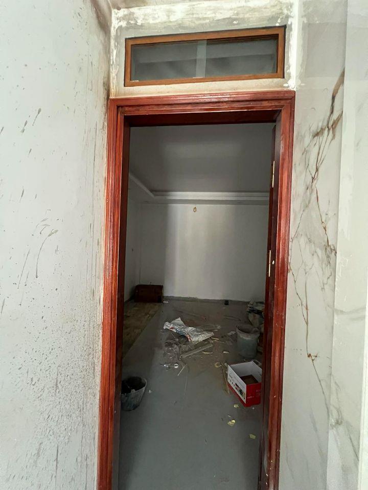 Trong Ngõ Lạc Long Quân. 6 Tầng Thang Máy. Gara Ô Tô. 57 m2. Mặt tiền 4,7m. Giá 19,8 tỷ